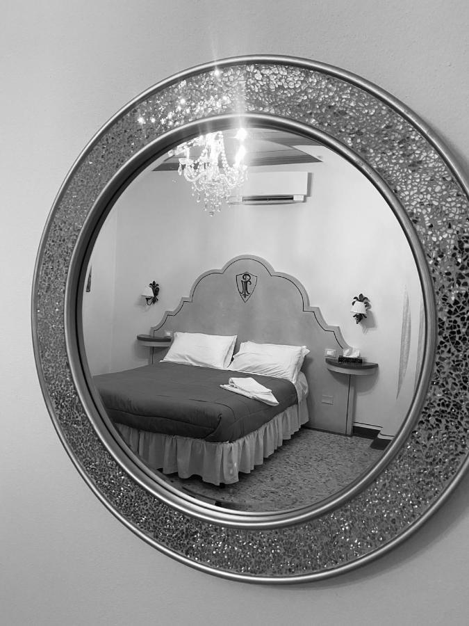Palazzo Mari Suite & Rooms B&B Montevarchi Extérieur photo