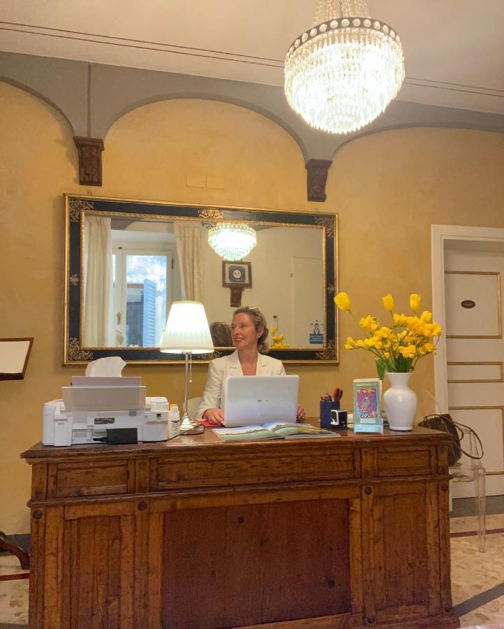 Palazzo Mari Suite & Rooms B&B Montevarchi Extérieur photo