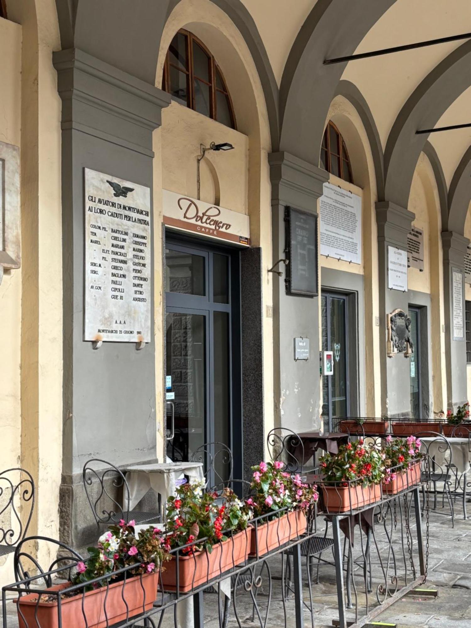 Palazzo Mari Suite & Rooms B&B Montevarchi Extérieur photo