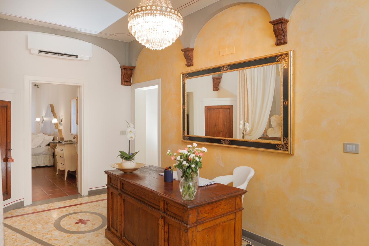 Palazzo Mari Suite & Rooms B&B Montevarchi Extérieur photo