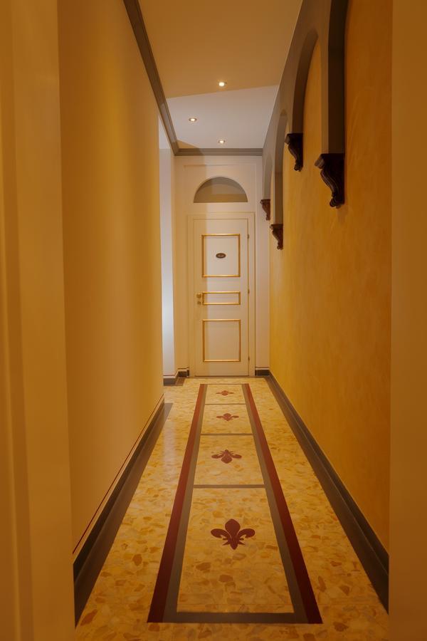 Palazzo Mari Suite & Rooms B&B Montevarchi Extérieur photo